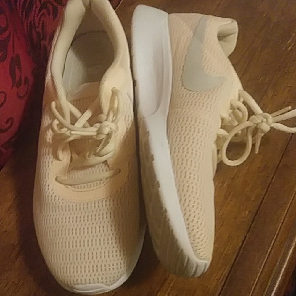 Shoes - Picture 2 of 5